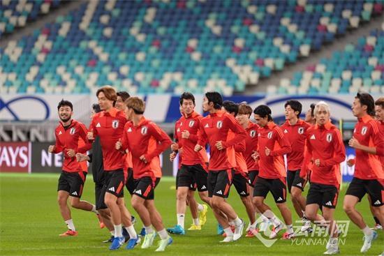 2026 年世界杯预选赛：中国队全力以赴迎战日本队，能否创造奇迹？  第2张