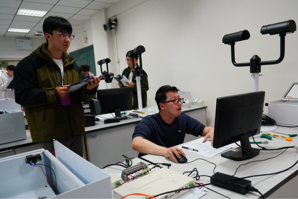 30 分钟内调试设备、排除故障！这场气象技能大比拼太燃了  第3张