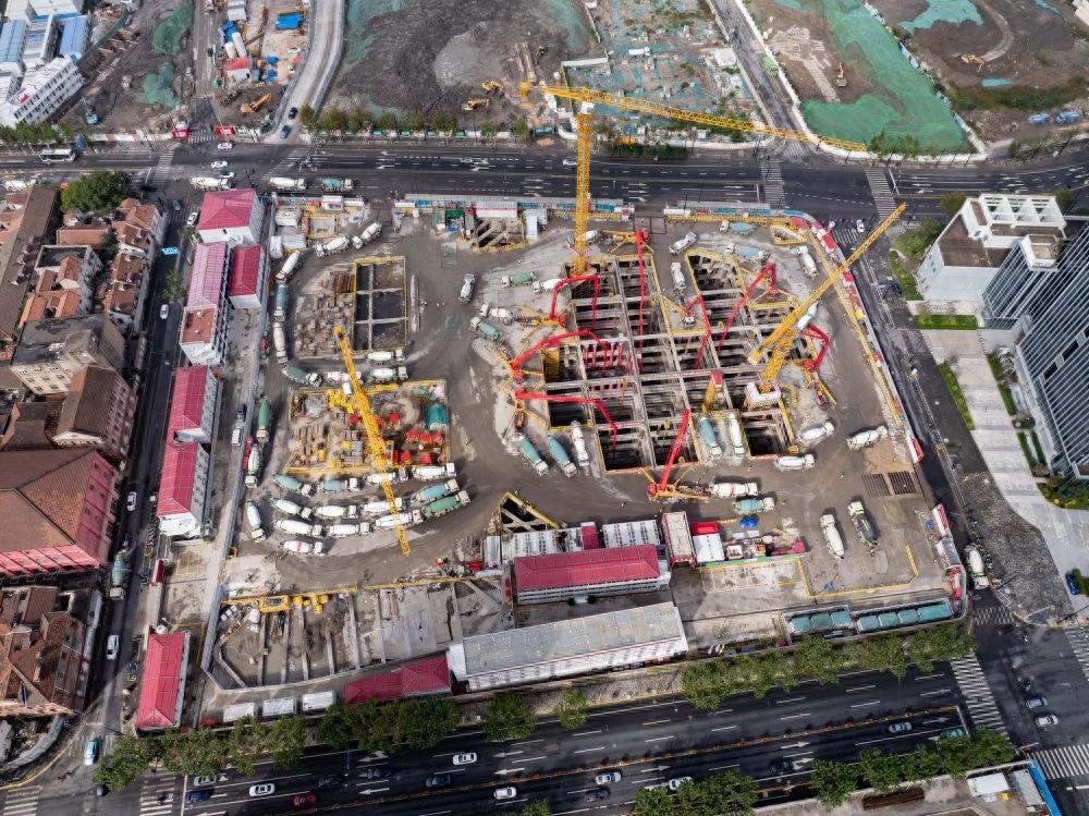 近 4 万方混凝土底板一次浇筑成型！浦西第一高楼建设迎来重要里程碑  第1张