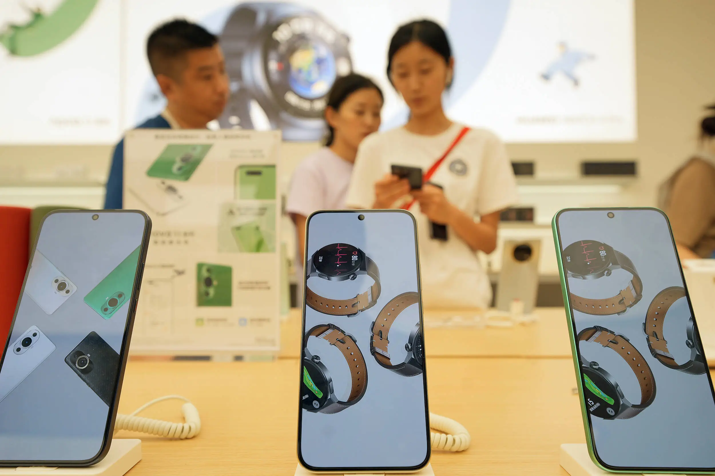 消费降级时代，国产手机价格逆势上涨，你还能买得起吗？