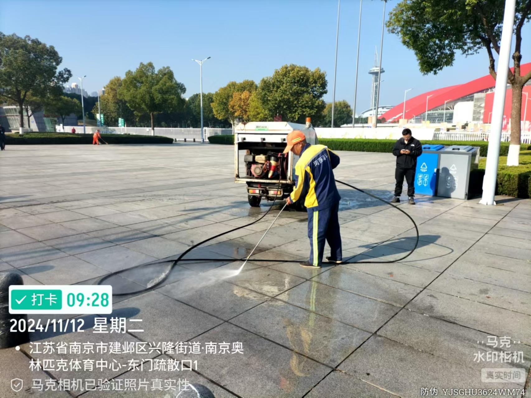 137 人、41 车次、5 吨垃圾！南京马拉松环卫保障工作圆满完成  第3张