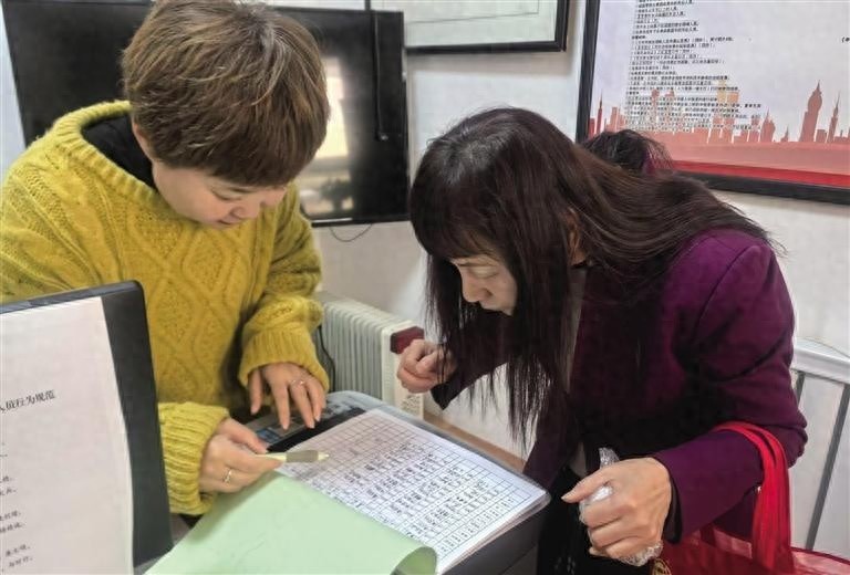 西固区社区延时服务模式：上班族办事不再难，效率提升获好评