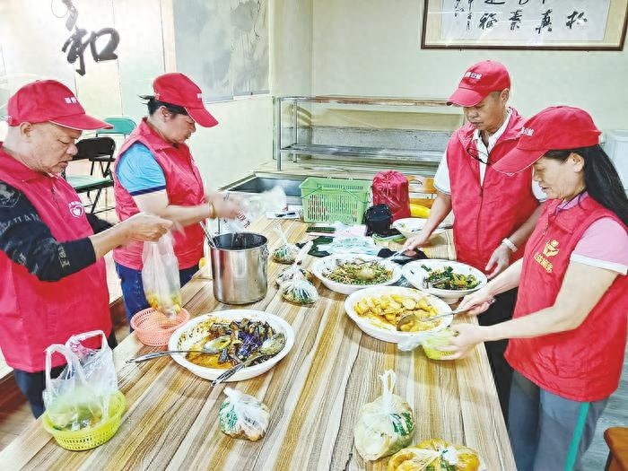 南宁新善送餐志愿服务队：十年如一日，让剩饭剩菜重获新生，温暖全城