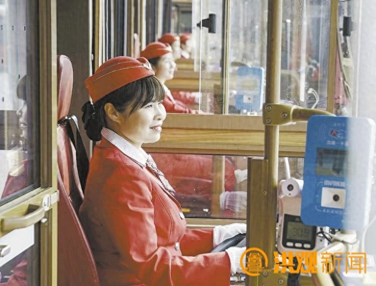 揭秘网红打卡铛铛车背后的故事：16位女司机如何成为南昌街头靓丽风景线？