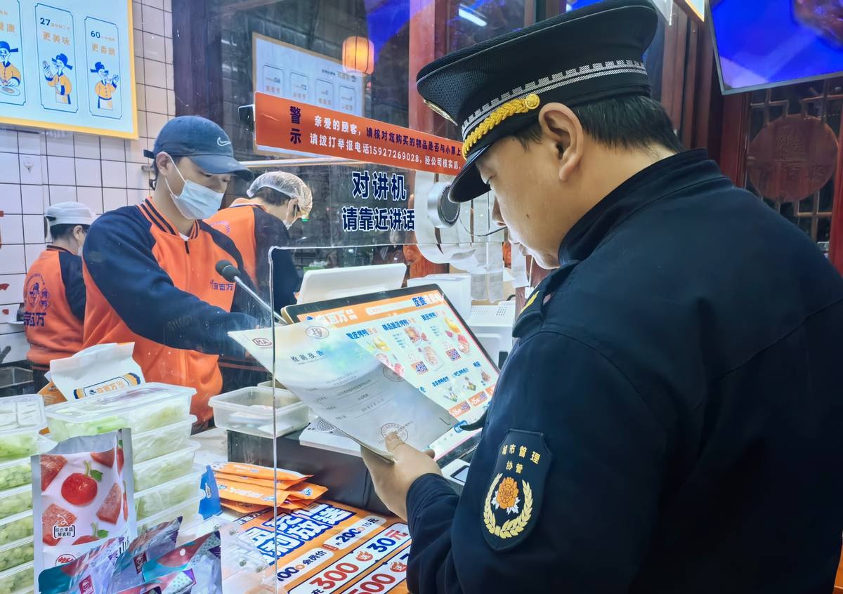 东湖高新区惊现绿色新卫士，环保新能源车助力环境质量大提升  第2张