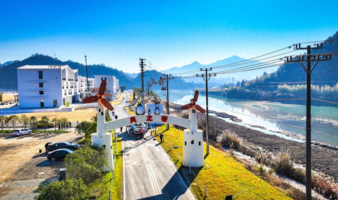 供电公司神助攻!江南雪国·嬉雪节如期举行,1000千伏安变压器助力景区四季长红 第1张 供电公司神助攻!江南雪国·嬉雪节如期举行,1000千伏安变压器助力景区四季长红 第1张