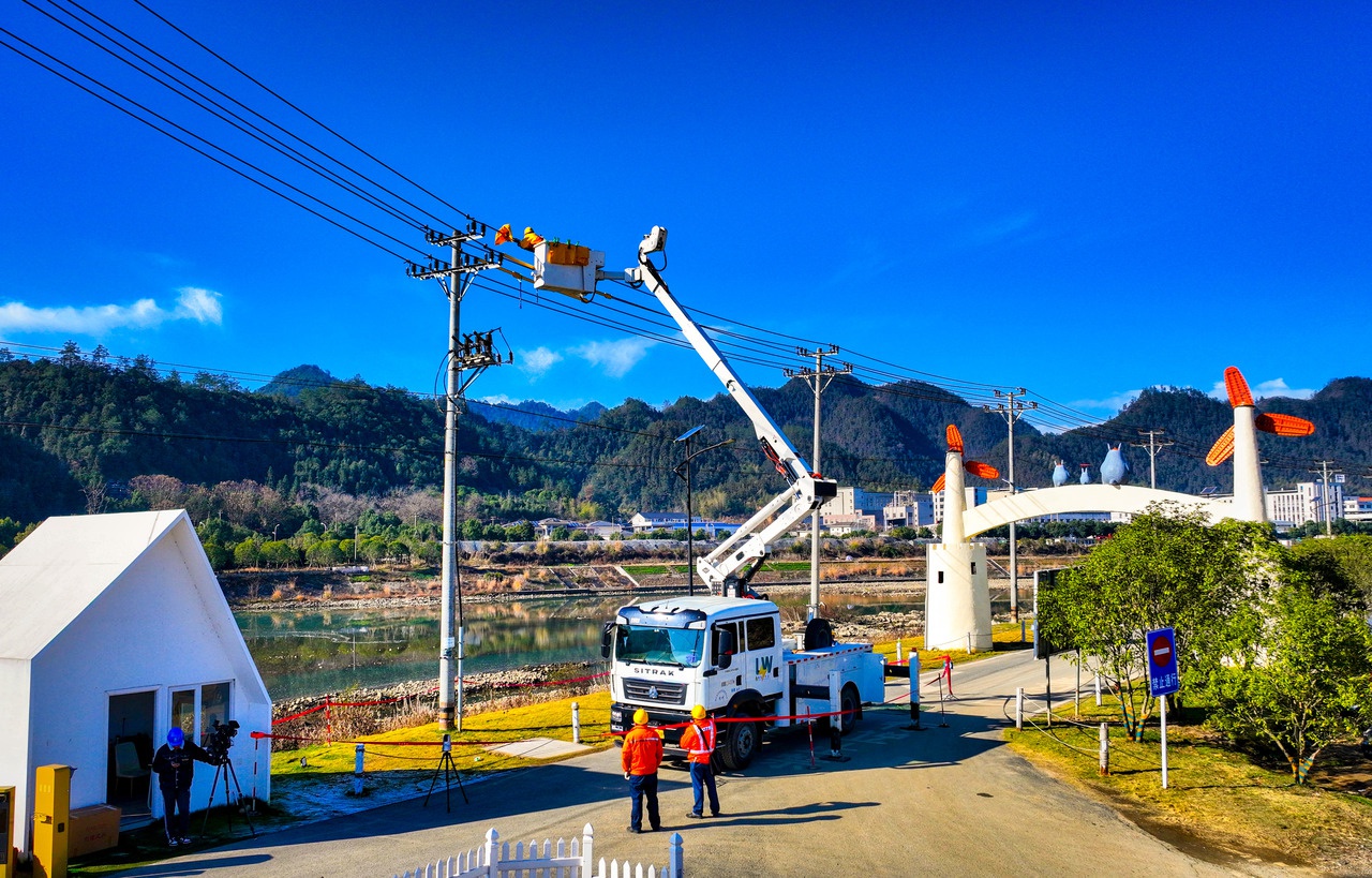 供电公司神助攻!江南雪国·嬉雪节如期举行,1000千伏安变压器助力景区四季长红 第2张 供电公司神助攻!江南雪国·嬉雪节如期举行,1000千伏安变压器助力景区四季长红 第2张