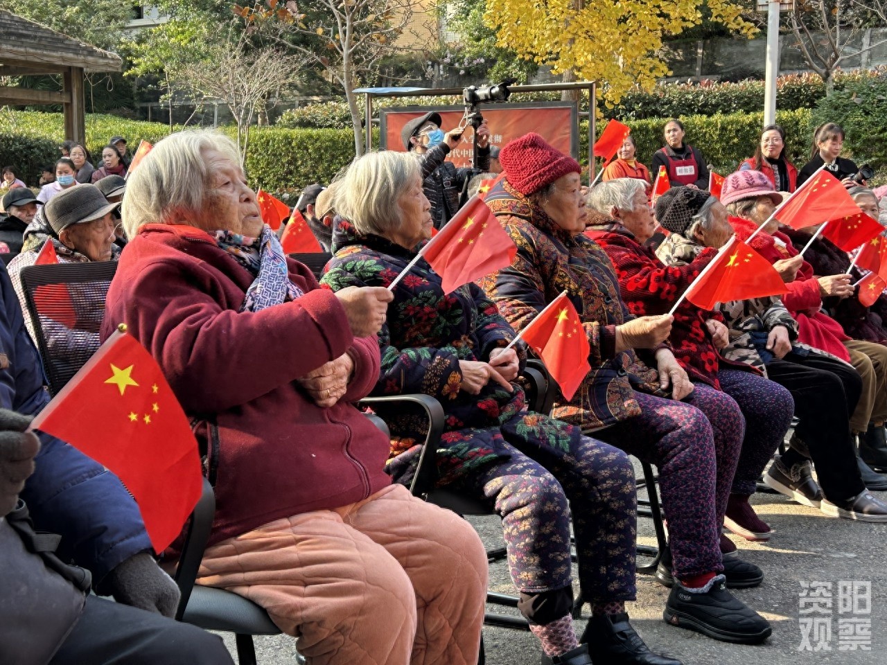 90岁老人登台献艺，这场文艺汇演让全场观众热泪盈眶