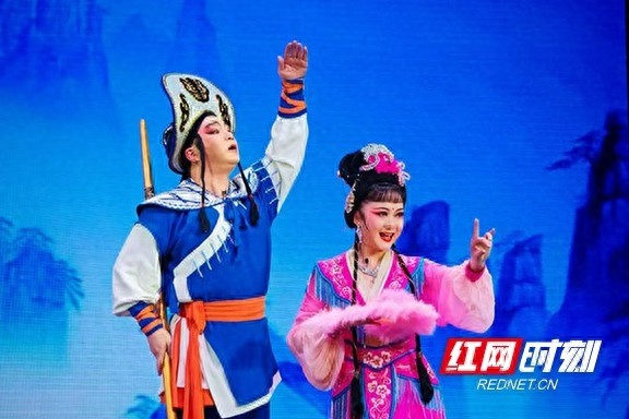 冬日暖阳下的湖湘韵味：花鼓戏经典小戏专场在湖南城市学院精彩上演