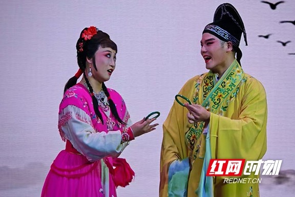 冬日暖阳下的湖湘韵味：花鼓戏经典小戏专场在湖南城市学院精彩上演  第2张