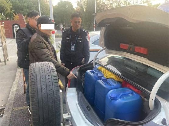 惊！上海车主一夜之间油箱被抽空，警方揭露惊人盗窃手法