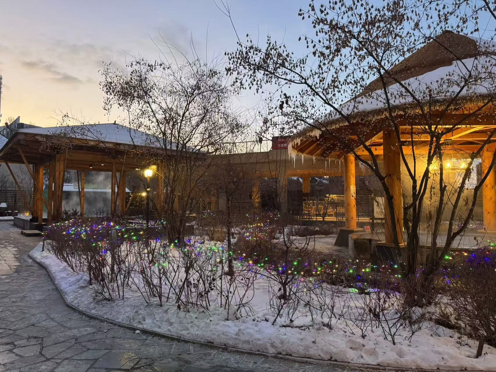 滑雪后泡温泉，冬日里的极致享受！通化鹿鸣温泉酒店，温暖你的整个冬天  第2张