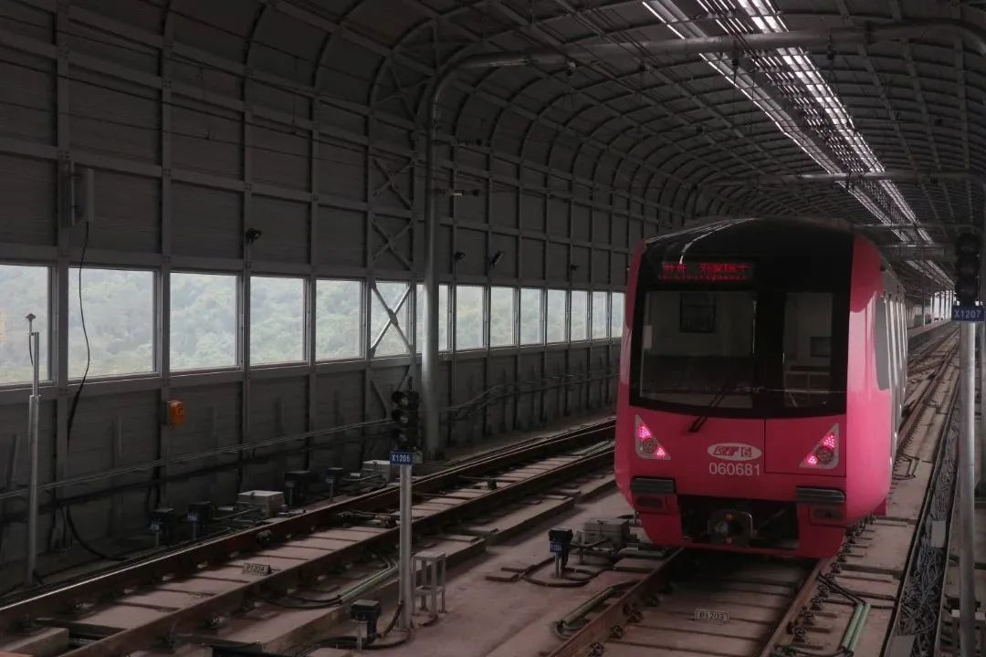 揭秘重庆轨道交通：各线路列车速度大比拼，哪条线路最快？  第8张