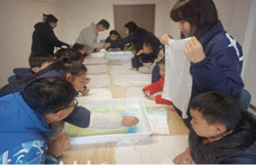 秋冬温暖升级！八大家社区亲子教育讲座，揭秘青少年成长关键习惯  第1张