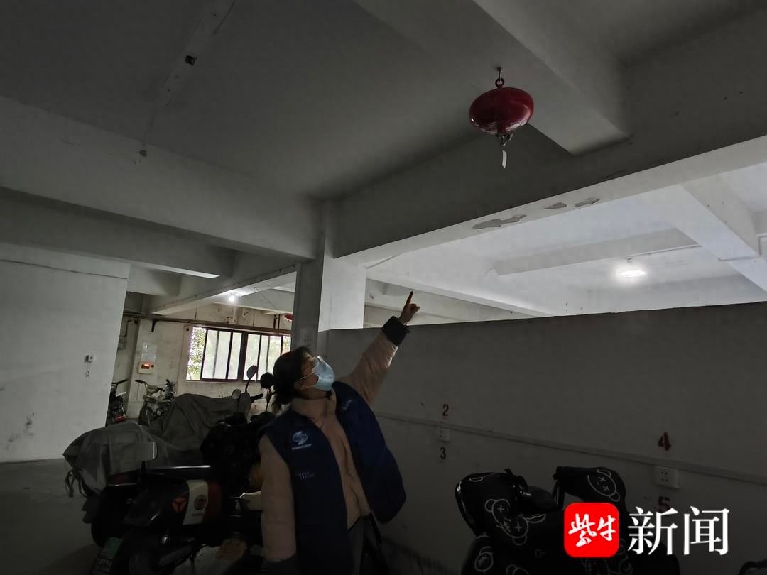 电动车棚新卫士：防火绝缘拖拽钩如何默默守护社区安全？  第1张