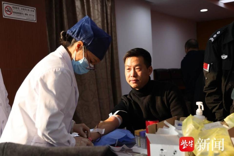 危难时刻显身手！句容公安热血铸就金色盾牌，用行动诠释警民情深  第2张