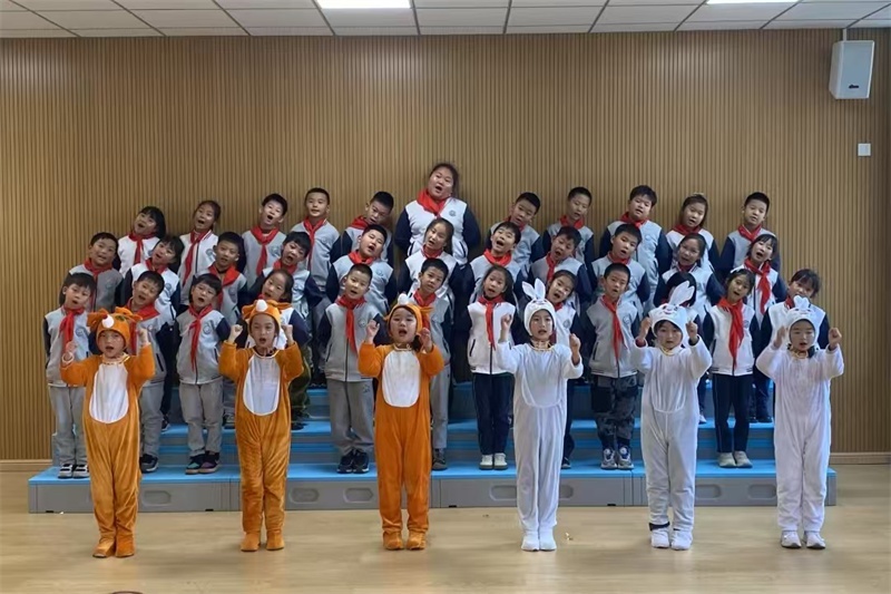 烟台小学生艺术节惊艳落幕：孩子们用画笔描绘梦想，色彩讲述故事  第5张