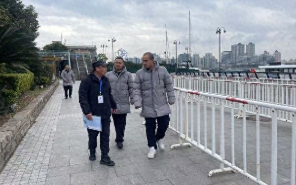 2024年上海黄浦江水域清洁大作战：如何确保每一滴水都清澈见底？  第1张