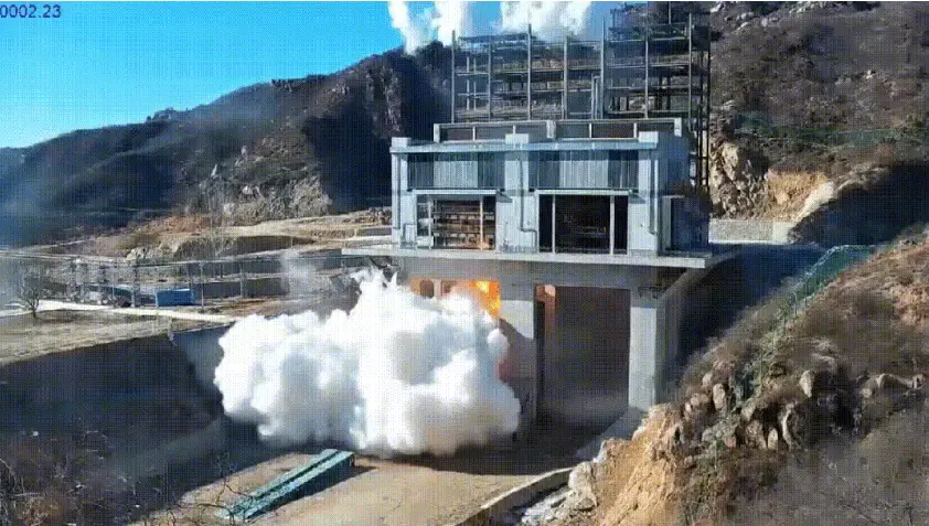 重磅！我国220吨级氢氧火箭发动机试验成功，重型运载火箭研发迈出关键一步