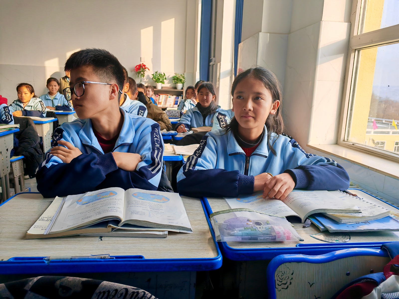 地震后的重生：青海学校焕然一新，师生共筑幸福未来  第2张