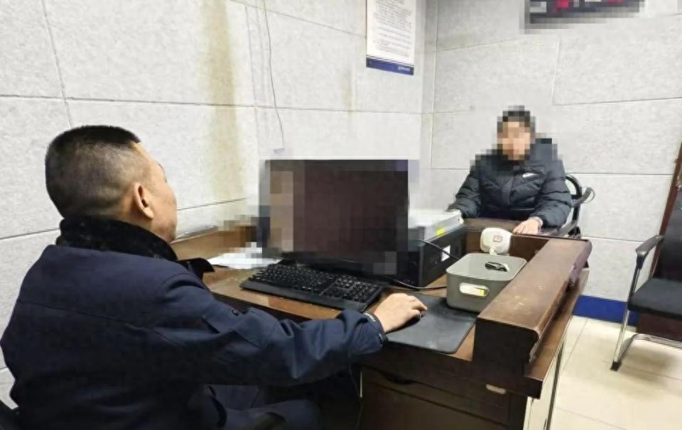 惊！取保候审期间仍不收手，女子连续作案被民警当场抓获  第1张