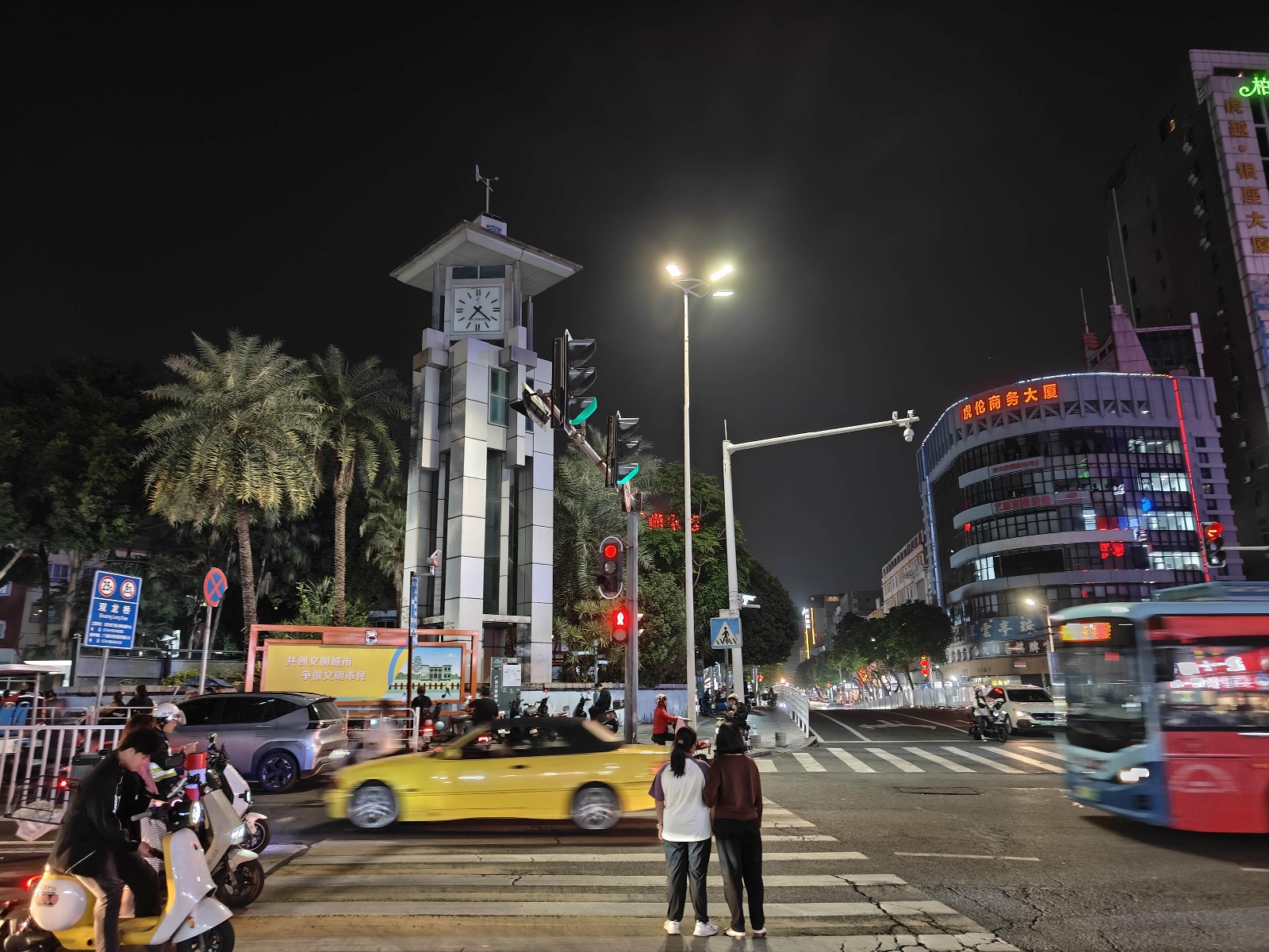 东莞虎门城管点亮暗区，璀璨路灯守护市民安全夜行  第2张