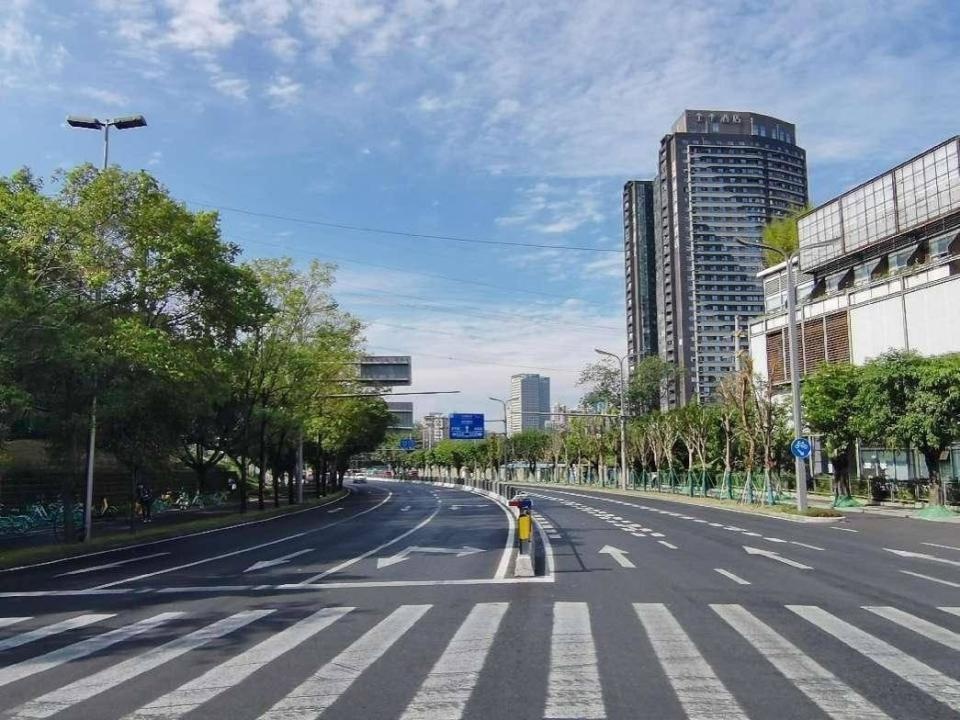 成都成龙路改造完工，4公里焕然一新，交通更顺畅  第2张