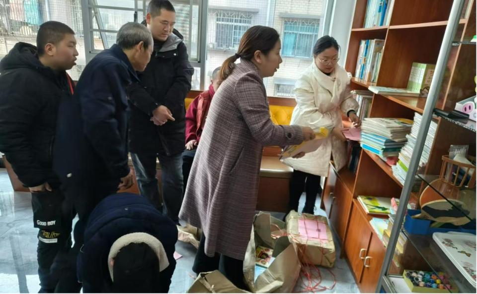800册图书温暖邵阳，这场捐赠活动为何引发全城关注？  第2张