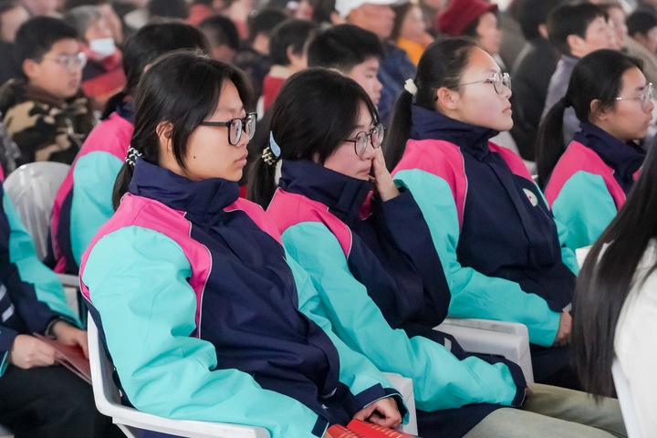 56场巡演收官！道德的力量如何点亮宜兴周铁中学？  第7张