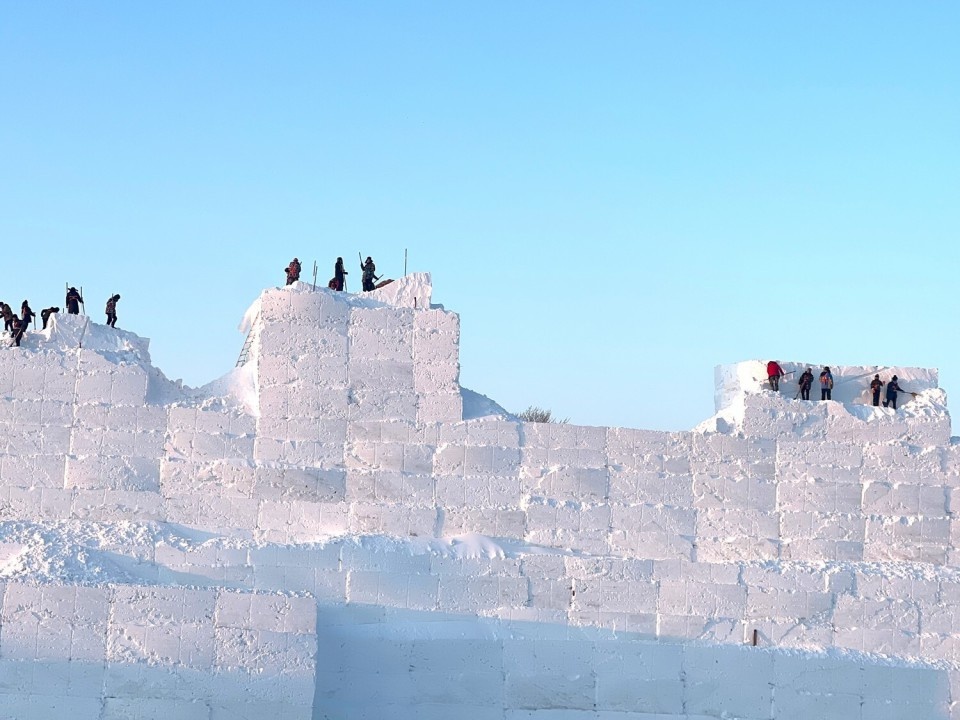 震撼！3万立方米雪雕雪艳春即将亮相，太阳岛雪博会迎来核心亮点  第3张