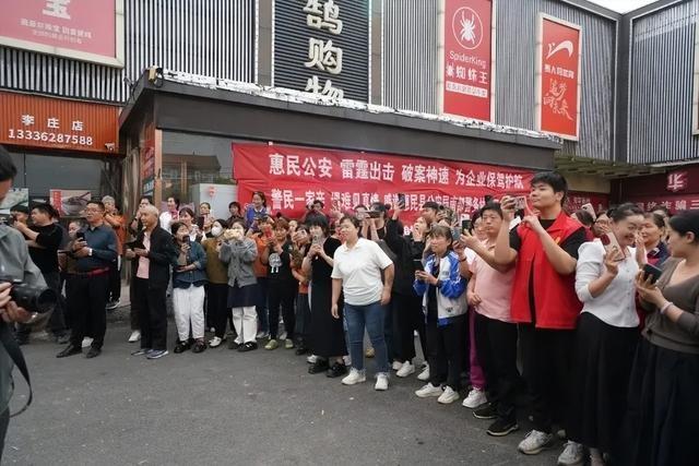 山东滨州一金店被盗，蒙面大盗自以为天衣无缝，没想到一天就被抓获  第8张