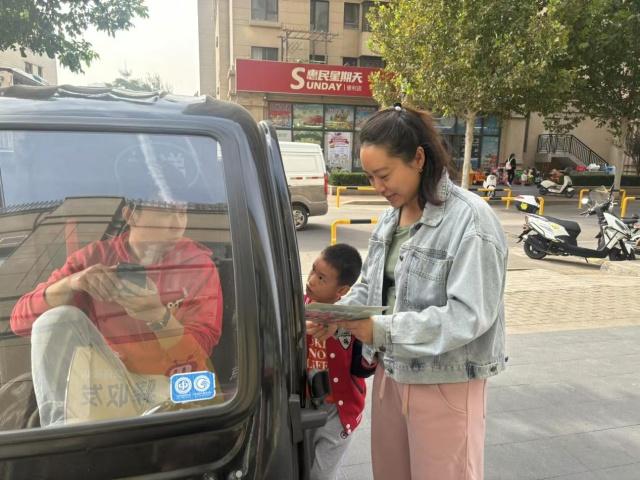 市中区白马山街道整治非机动车停放秩序，效果惊人  第2张