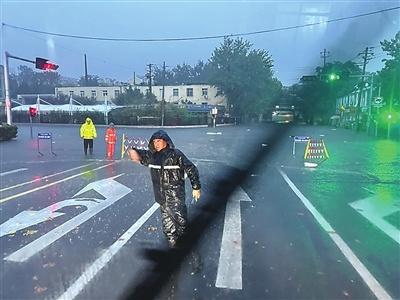 一场秋雨一场寒！青岛罕见秋季暴雨侵袭，降水量惊人  第3张