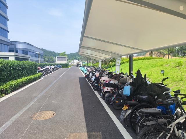 杭州这个地铁站口大变身！新增非机动车停车位，居民直呼太方便了  第3张