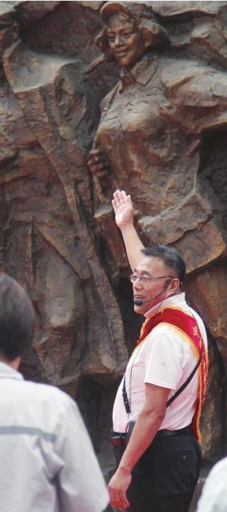 白天守护工业记忆，晚上守望夜色，这位保安大叔不简单  第5张