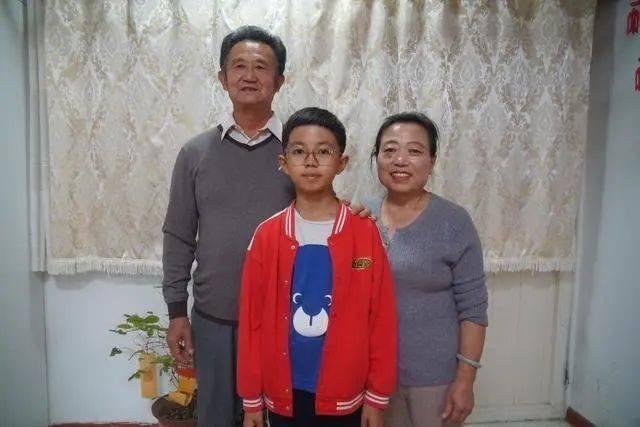 68 岁老人一天赶两场戏，网络短剧为何让他如此痴迷？  第5张