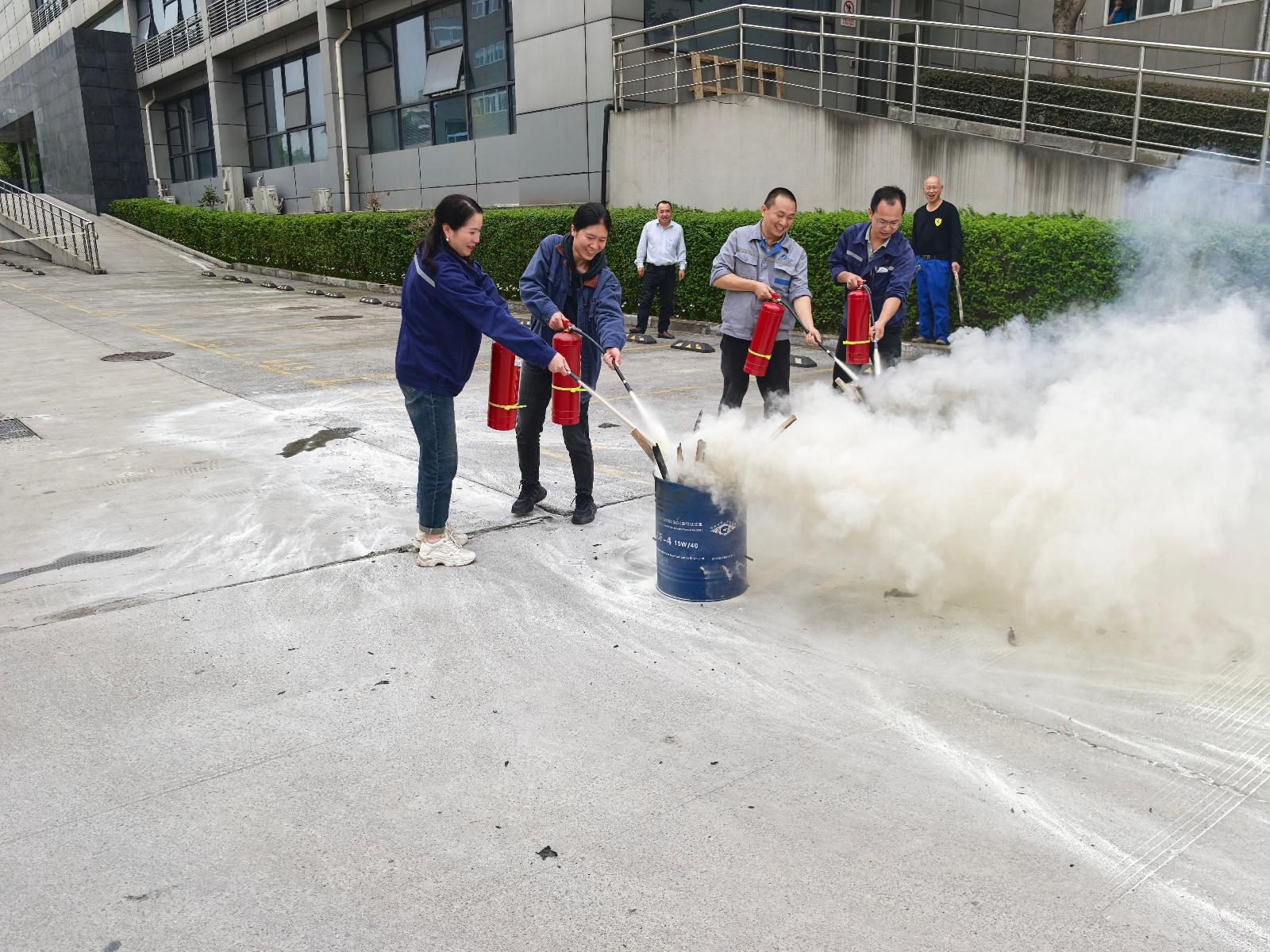 2024 年 10 月 18 日，渝北回兴羽裳路社区消防安全培训应急演练，你参加了吗？  第3张