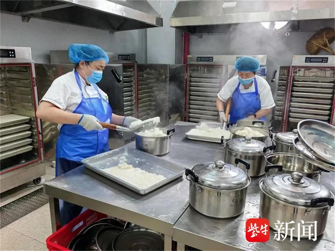 扬中校园食堂竟如此操作，师生们的饮食安全有保障了  第1张