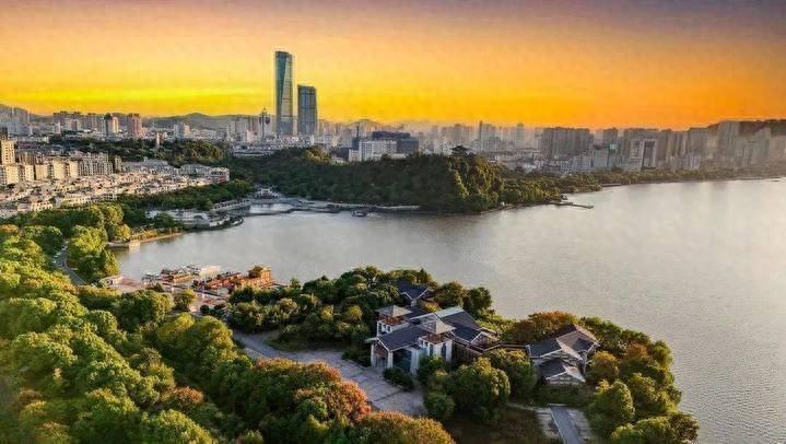 镇江的秋天，美得如此诗意，错过再等一年  第1张