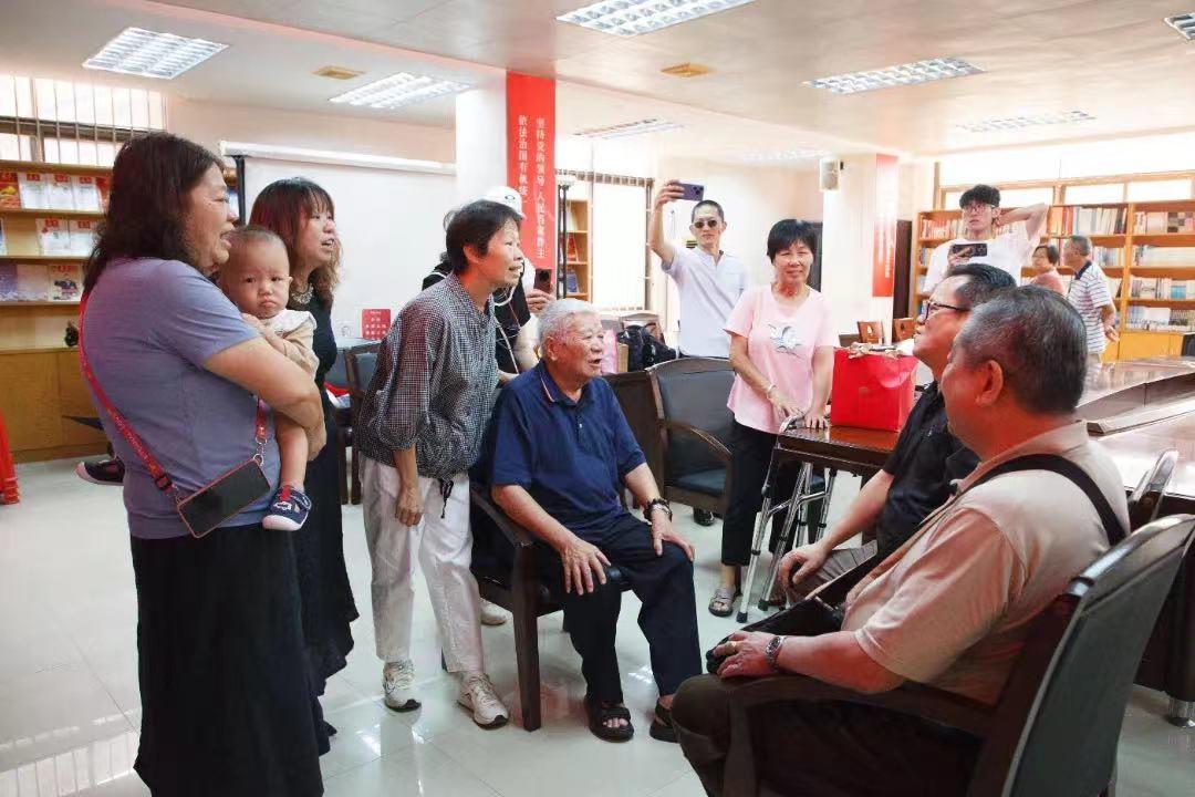 跨越国界与时间的寻根之旅：马来西亚华人李兆祥越洋返乡认亲，场面感人至深  第3张
