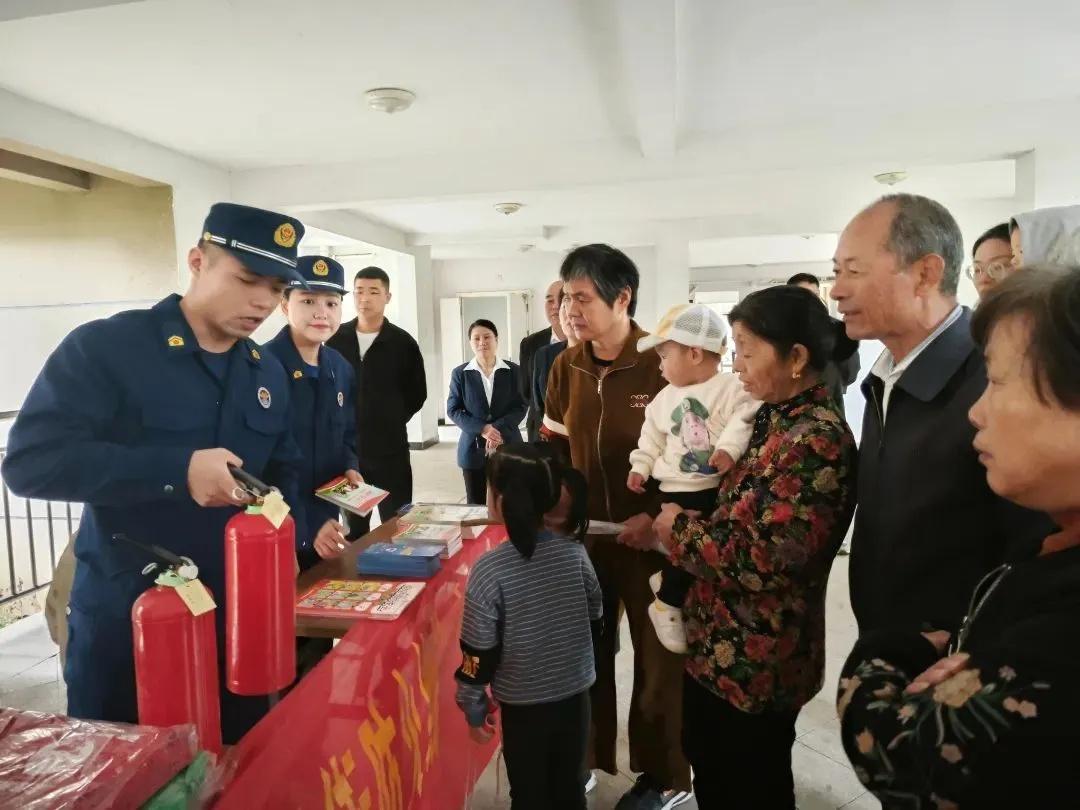 10 月 19 日，合肥市消防救援局全民消防安全宣传活动，筑牢防线  第4张