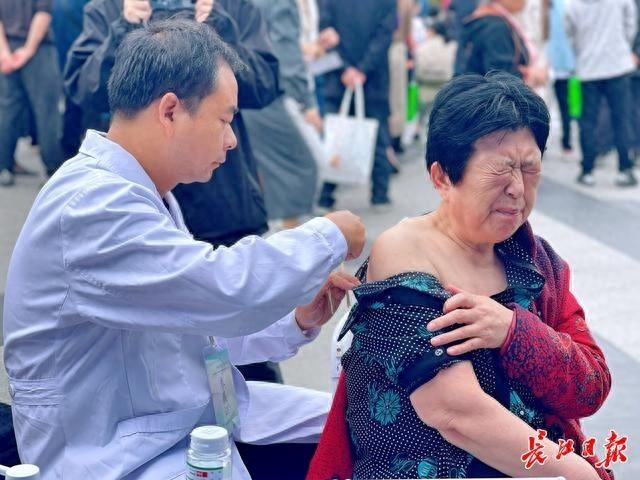针灸点穴真有这么神奇？十几秒就能缓解疼痛  第1张