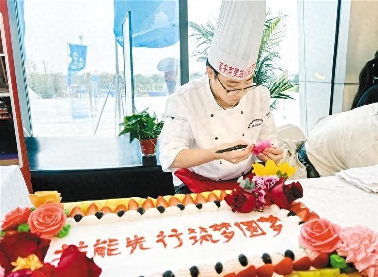 西安市 2024 年职业院校技能大赛启动，职校学子同台竞技展风采  第1张