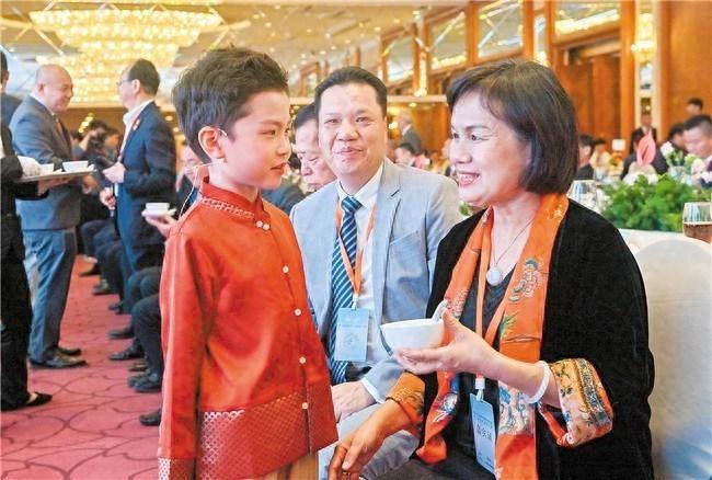 一场潮人团圆的家宴，竟让侨二代当场落泪