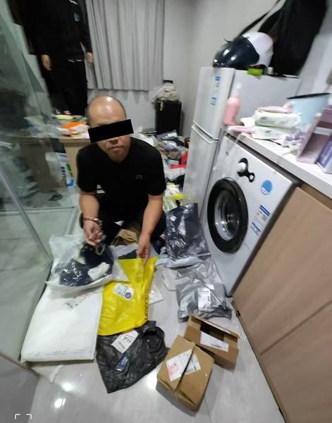 未及时取走的快递竟成他的外快，多名快递小哥惨遭投诉  第3张