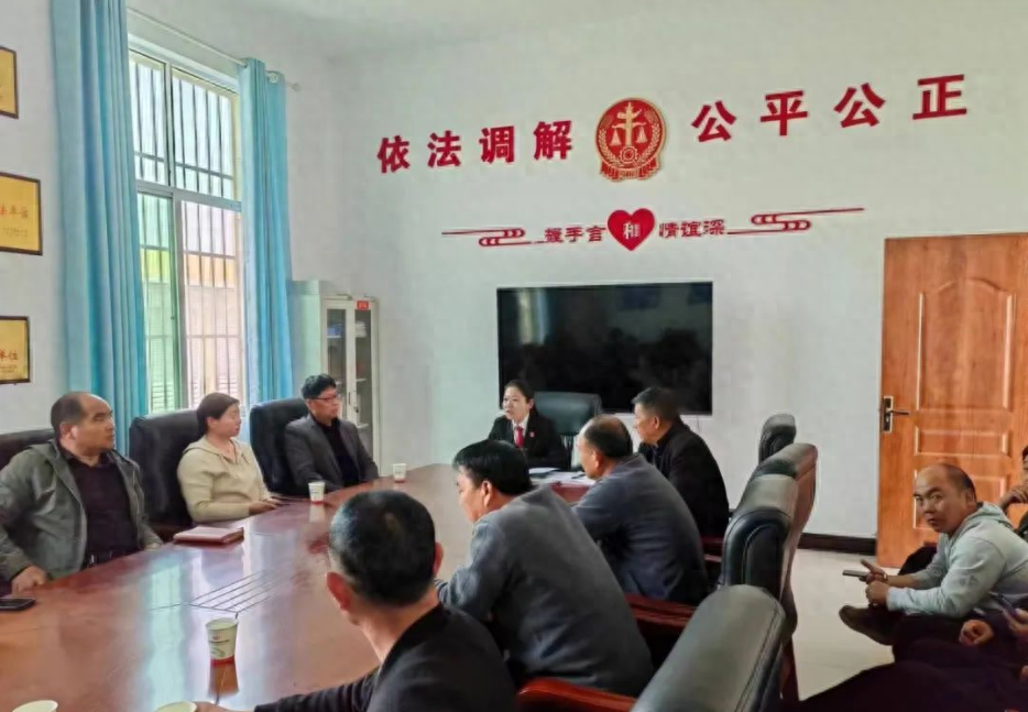 多年生意伙伴欠款不还，其儿子竟主动代父偿还，背后原因令人称赞
