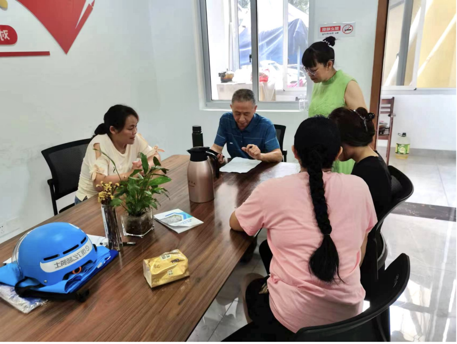 退休返聘主任郑红艺：一杯爱心凉茶，传递社区温暖  第2张
