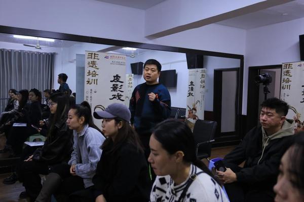 国家级非遗传承人刘立新授课，皮影戏培训传承非遗文化  第2张
