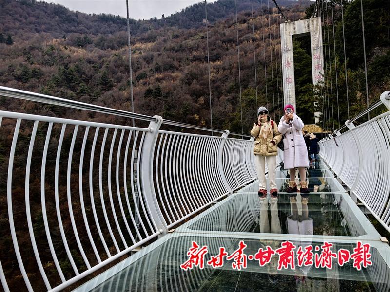 人间仙境官鹅沟：5A 级景区，负氧离子达 1.8 万个/立方厘米，不来后悔  第5张