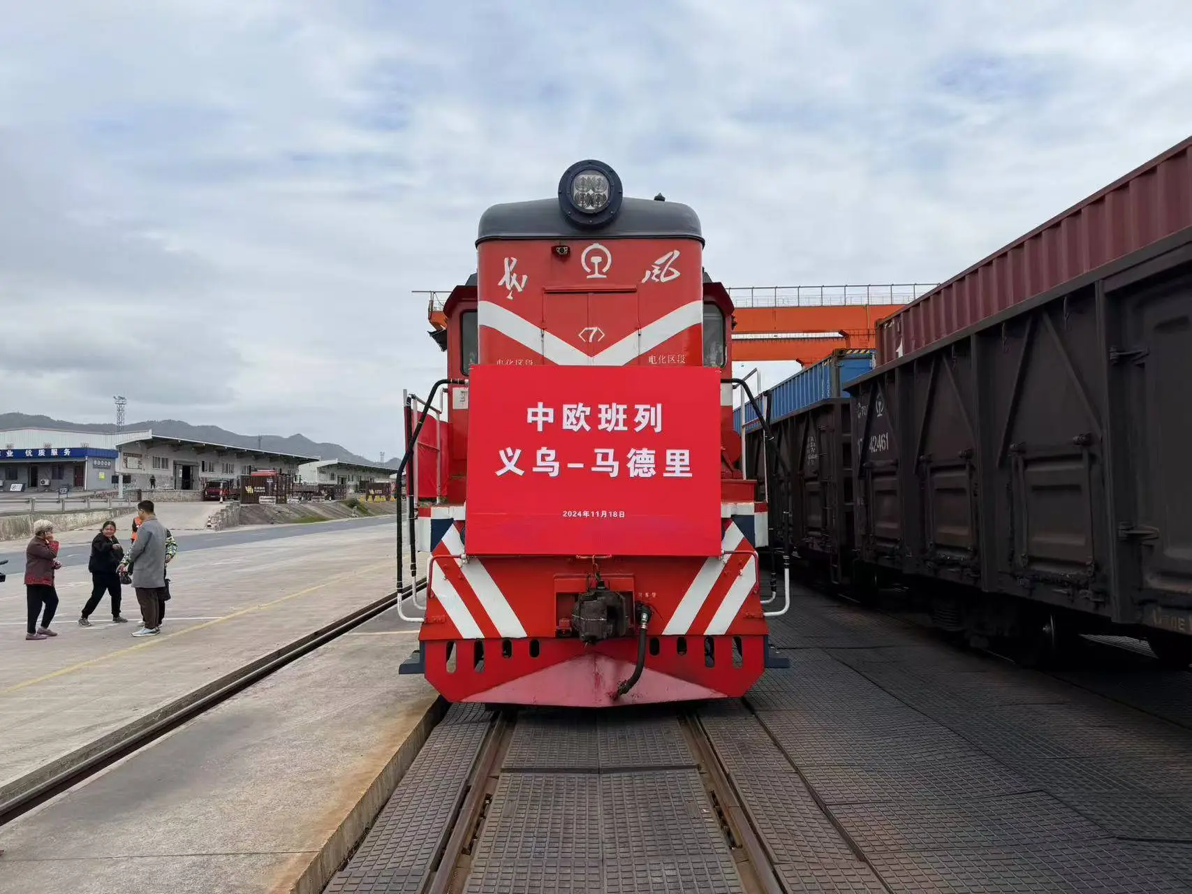 十年累计开行逾 6700 列！义乌中欧班列成为世界小商品之都的重要运力支撑  第1张